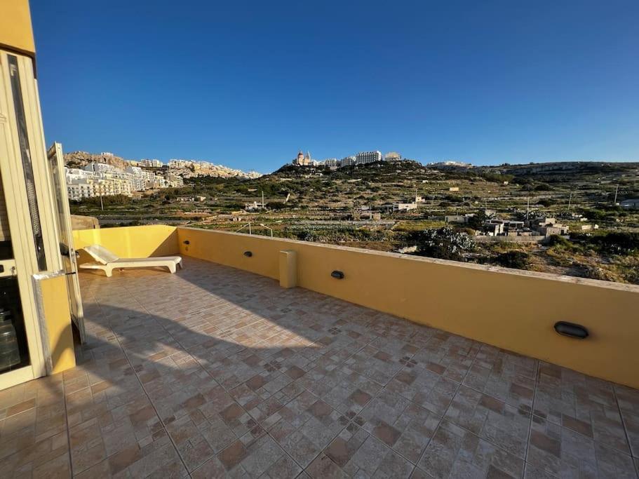 Conmal Penthouse In Mellieha Bay Apartment Exterior photo